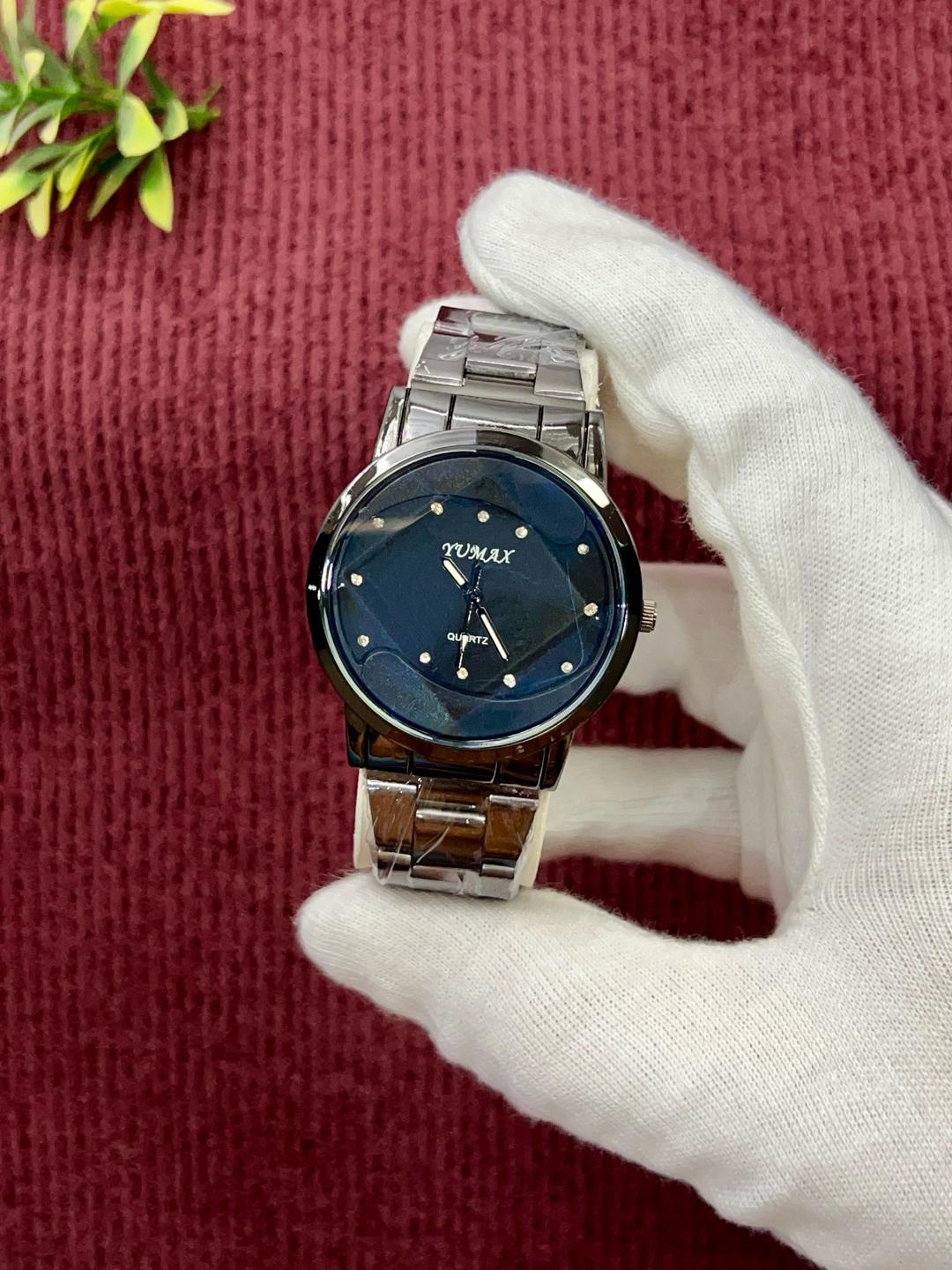 Stylish Round Dial Watch In Black/Brown